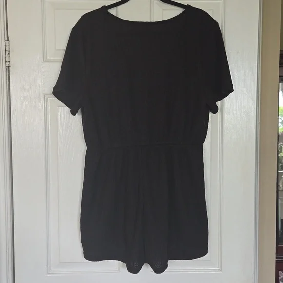 Short romper - Picture 3 of 4